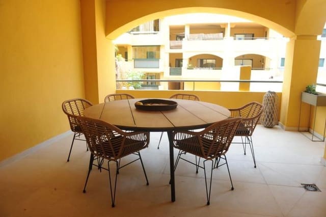4 chambre Appartement à vendre à San Pedro de Alcántara Pueblo, Marbella avec piscine garage - 695 000 € (Ref: 9866364)