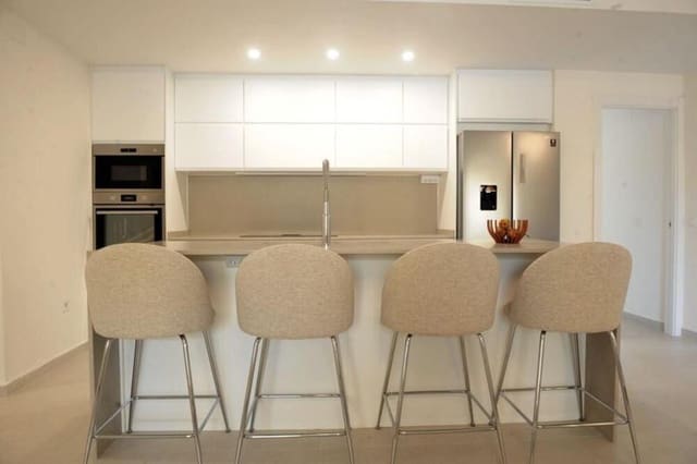 4 chambre Appartement à vendre à San Pedro de Alcántara Pueblo, Marbella avec piscine garage - 695 000 € (Ref: 9866364)