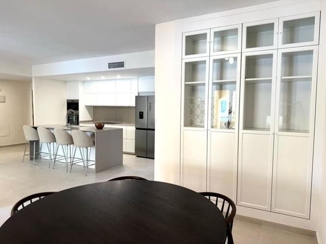 4 chambre Appartement à vendre à San Pedro de Alcántara Pueblo, Marbella avec piscine garage - 695 000 € (Ref: 9866364)