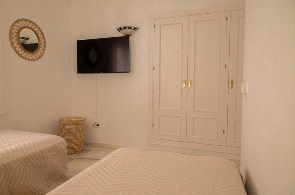 2 slaapkamer Appartement te koop in Marbella met zwembad garage - € 549.000 (Ref: 9866365)