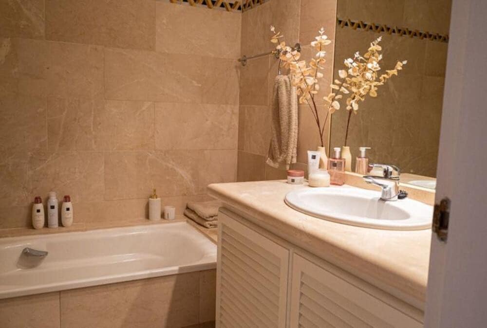 2 slaapkamer Appartement te koop in Marbella met zwembad garage - € 549.000 (Ref: 9866365)