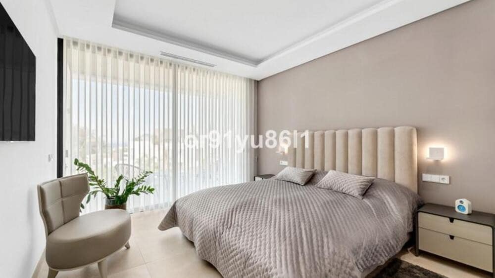 4 sypialnia Willa na sprzedaż w Marbella z basenem garażem - 3 995 000 € (Ref: 9868125)