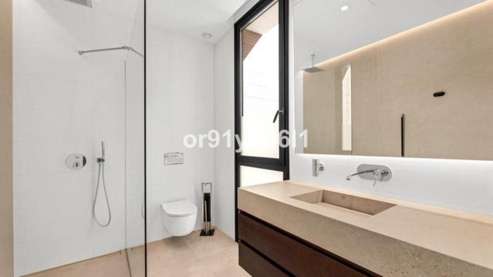 4 sypialnia Willa na sprzedaż w Marbella z basenem garażem - 3 995 000 € (Ref: 9868125)