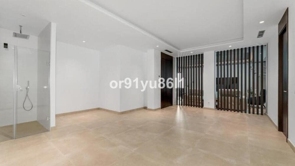 4 sypialnia Willa na sprzedaż w Marbella z basenem garażem - 3 995 000 € (Ref: 9868125)