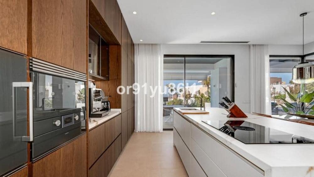 4 sypialnia Willa na sprzedaż w Marbella z basenem garażem - 3 995 000 € (Ref: 9868125)