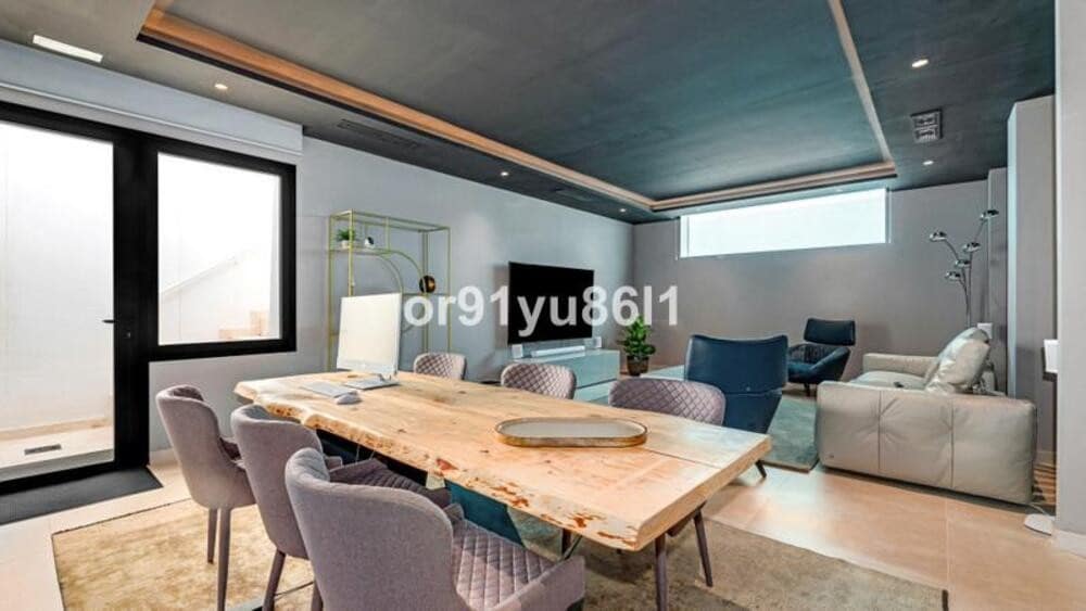 4 sypialnia Willa na sprzedaż w Marbella z basenem garażem - 3 995 000 € (Ref: 9868125)