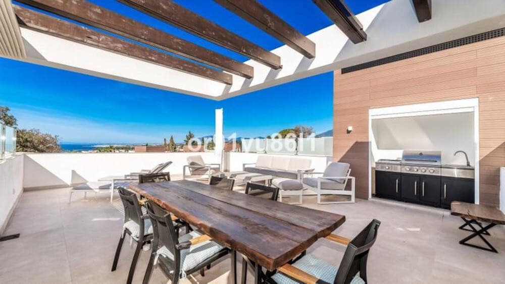 4 sypialnia Willa na sprzedaż w Marbella z basenem garażem - 3 995 000 € (Ref: 9868125)