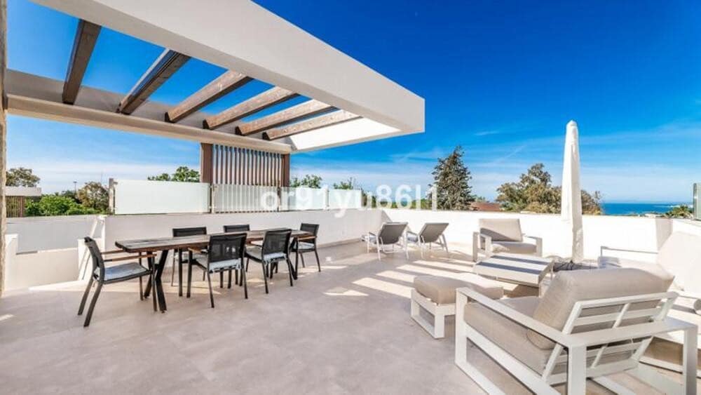 4 sypialnia Willa na sprzedaż w Marbella z basenem garażem - 3 995 000 € (Ref: 9868125)