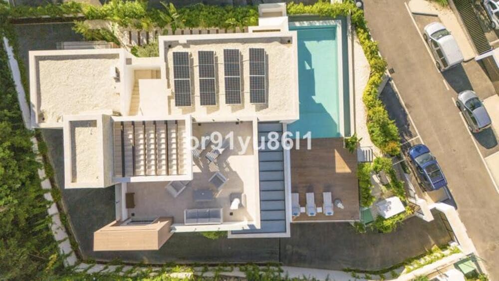 4 sypialnia Willa na sprzedaż w Marbella z basenem garażem - 3 995 000 € (Ref: 9868125)