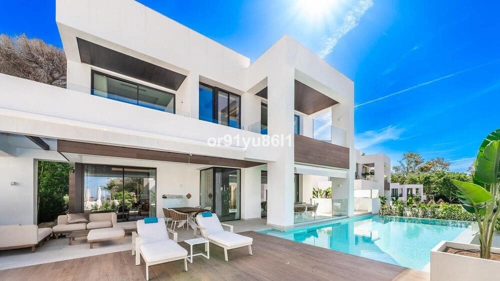 4 sypialnia Willa na sprzedaż w Marbella z basenem garażem - 3 995 000 € (Ref: 9868125)