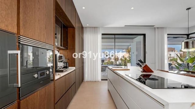4 sypialnia Willa na sprzedaż w La Merced, Marbella z basenem garażem - 3 995 000 € (Ref: 9868125)