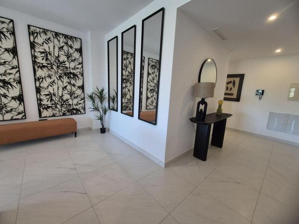 2 bedroom Apartment for rent in Estepona with pool garage - € 2,950 (Ref: 9868126)