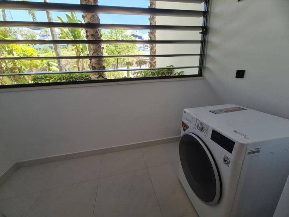 2 bedroom Apartment for rent in Estepona with pool garage - € 2,950 (Ref: 9868126)