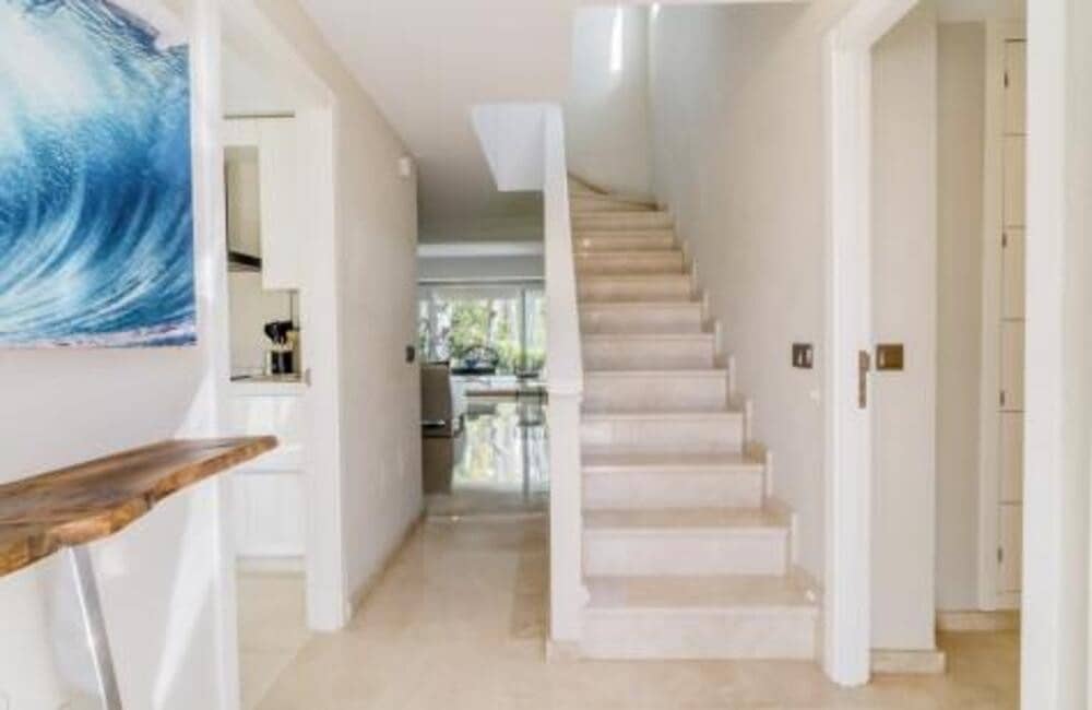 4 soverom Villa til leie i Marbella med svømmebasseng garasje - € 9 100 (Ref: 9868127)