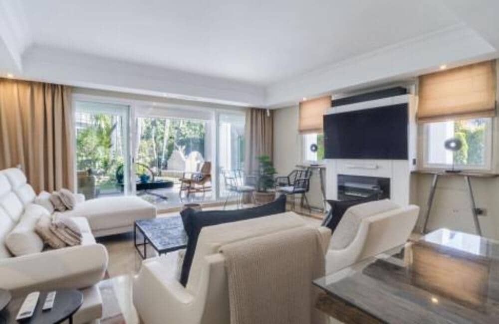 4 soverom Villa til leie i Marbella med svømmebasseng garasje - € 9 100 (Ref: 9868127)