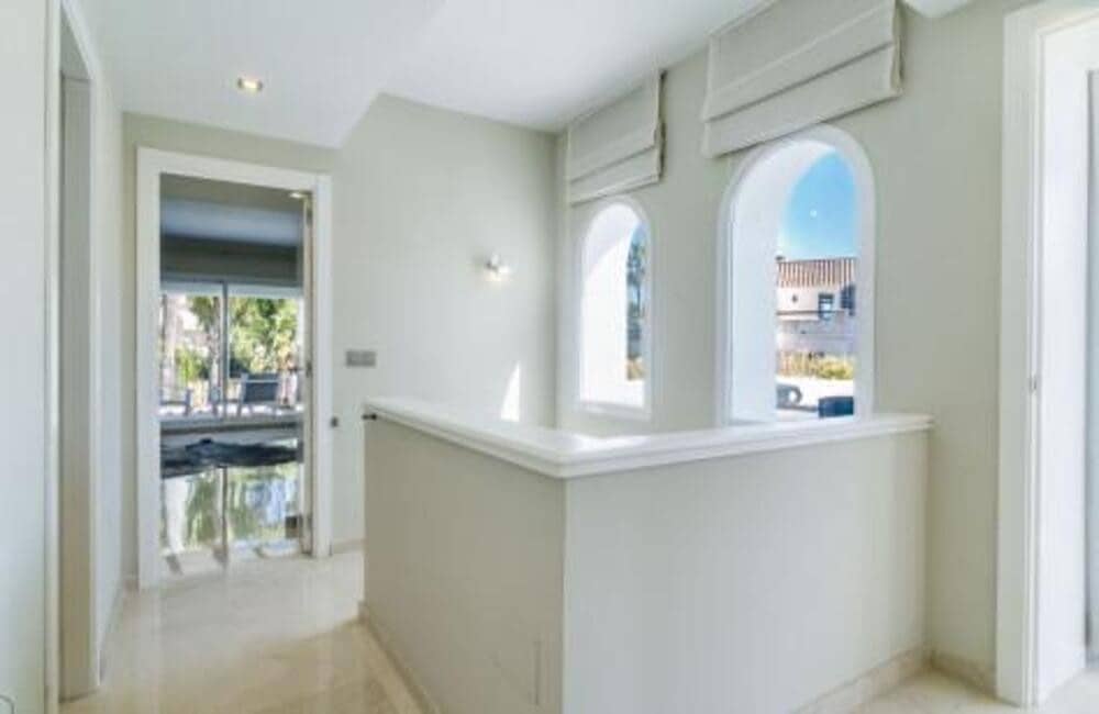 4 soverom Villa til leie i Marbella med svømmebasseng garasje - € 9 100 (Ref: 9868127)