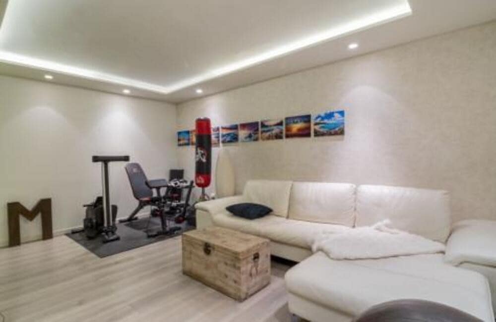4 soverom Villa til leie i Marbella med svømmebasseng garasje - € 9 100 (Ref: 9868127)