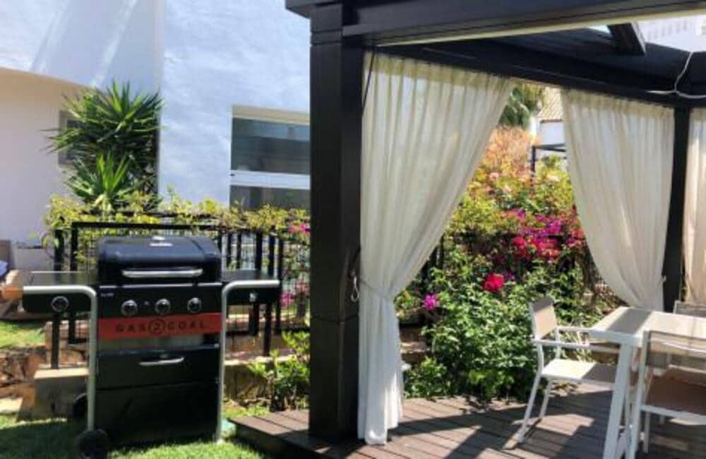 4 soverom Villa til leie i Marbella med svømmebasseng garasje - € 9 100 (Ref: 9868127)