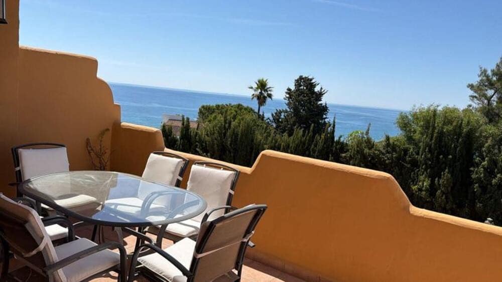 3 bedroom Apartment for rent in Casares with pool garage - € 2,300 (Ref: 9868128)