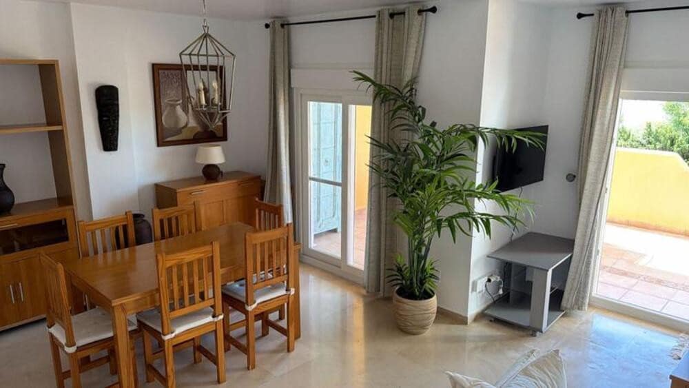 3 bedroom Apartment for rent in Casares with pool garage - € 2,300 (Ref: 9868128)