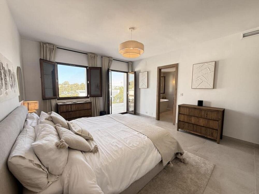4 slaapkamer Huis te koop in Benahavis met zwembad garage - € 750.000 (Ref: 9868129)