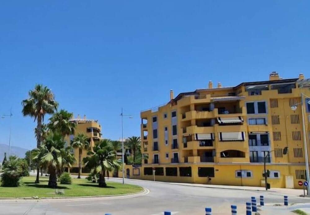 3 makuuhuone Huoneisto vuokrattavana paikassa San Pedro de Alcantara mukana uima-altaan - 2 800 € (Ref: 9868130)