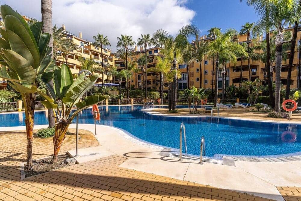3 makuuhuone Huoneisto vuokrattavana paikassa San Pedro de Alcantara mukana uima-altaan - 2 800 € (Ref: 9868130)