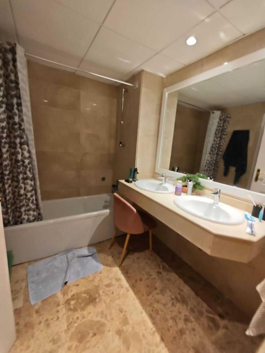 3 makuuhuone Huoneisto vuokrattavana paikassa San Pedro de Alcantara mukana uima-altaan - 2 800 € (Ref: 9868130)