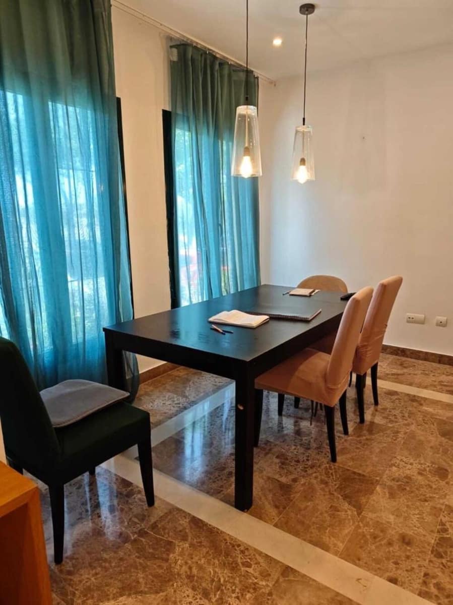 3 makuuhuone Huoneisto vuokrattavana paikassa San Pedro de Alcantara mukana uima-altaan - 2 800 € (Ref: 9868130)