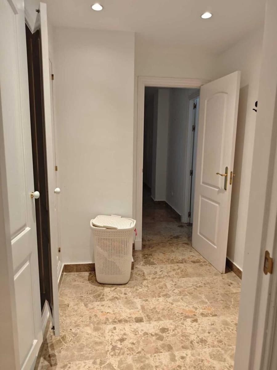 3 makuuhuone Huoneisto vuokrattavana paikassa San Pedro de Alcantara mukana uima-altaan - 2 800 € (Ref: 9868130)
