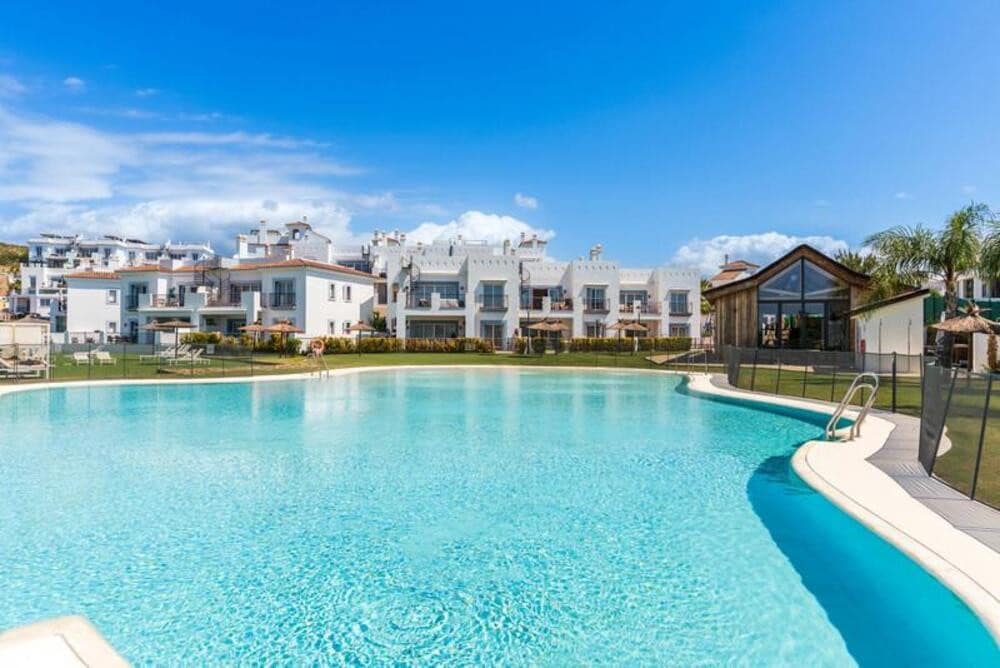 3 slaapkamer Appartement te huur in Benahavis met zwembad garage - € 3.800 (Ref: 9868133)