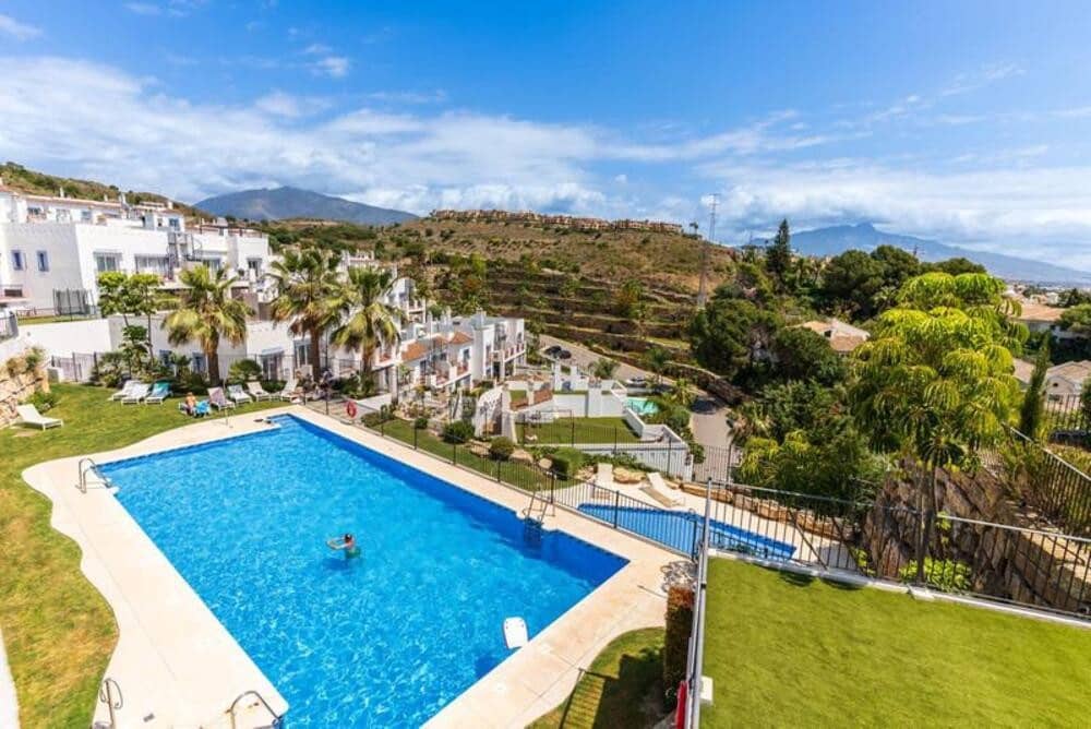 3 slaapkamer Appartement te huur in Benahavis met zwembad garage - € 3.800 (Ref: 9868133)