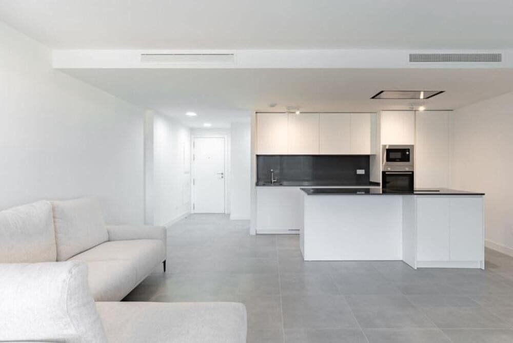Apartamento de 3 habitaciones en New Golden Mile en alquiler con piscina garaje - 3.500 € (Ref: 9872886)