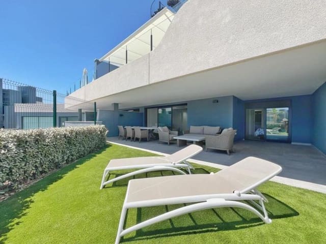 Apartamento de 3 habitaciones en La Concha - Resina Golf, Estepona en alquiler con piscina garaje - 3.500 € (Ref: 9872886)