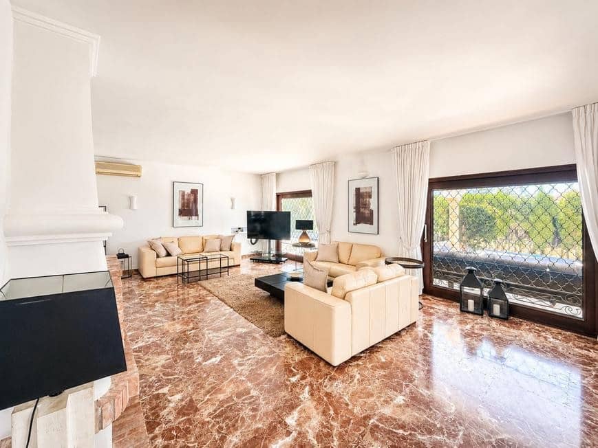 4 Zimmer Villa zu vermieten in El Paraiso mit Pool Garage - 7.000 € (Ref: 9872887)