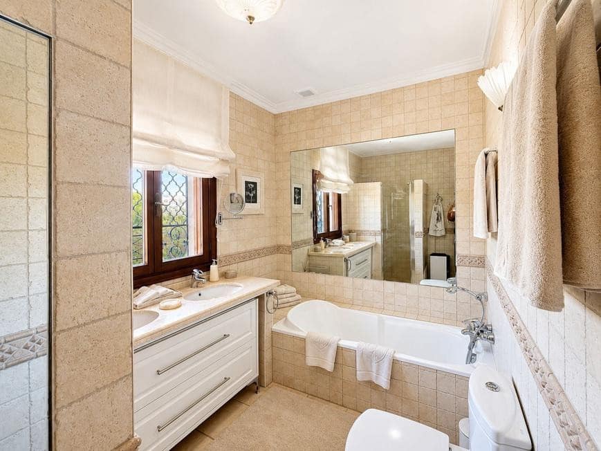4 Zimmer Villa zu vermieten in El Paraiso mit Pool Garage - 7.000 € (Ref: 9872887)