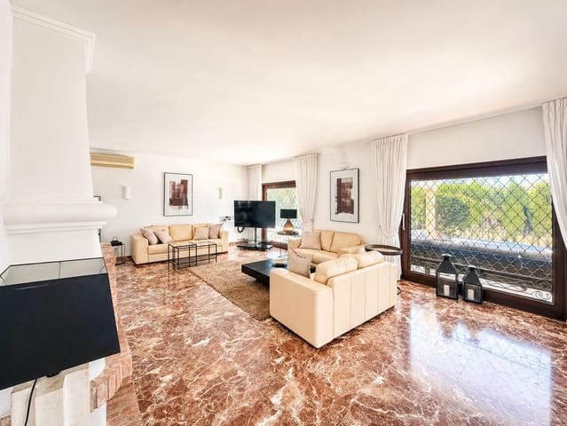 4 Zimmer Villa zu vermieten in El Paraiso, Estepona mit Pool Garage - 7.000 € (Ref: 9872887)