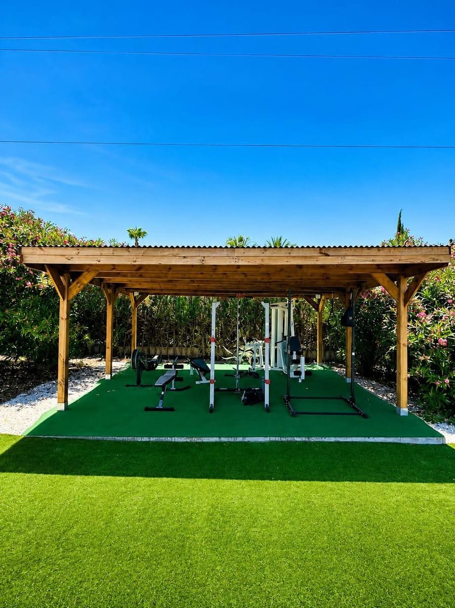 4 Zimmer Villa zu vermieten in El Paraiso mit Pool Garage - 7.000 € (Ref: 9872887)