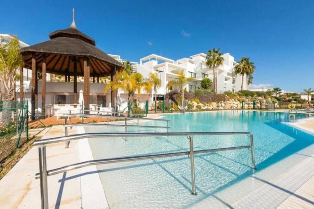 2 slaapkamer Appartement te huur in Atalaya-Isdabe met zwembad garage - € 3.500 (Ref: 9872888)
