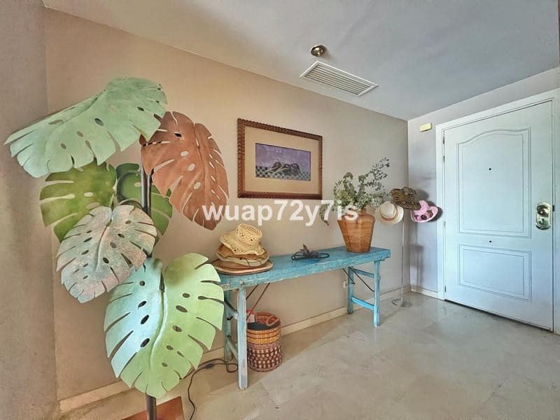 2 soverom Leilighet til leie i Marbella med svømmebasseng garasje - € 3 400 (Ref: 9872889)