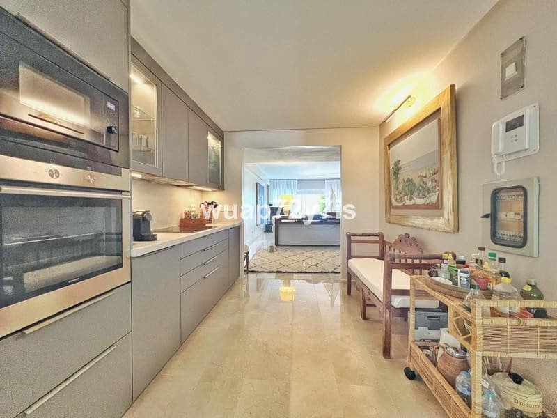 2 soverom Leilighet til leie i Marbella med svømmebasseng garasje - € 3 400 (Ref: 9872889)