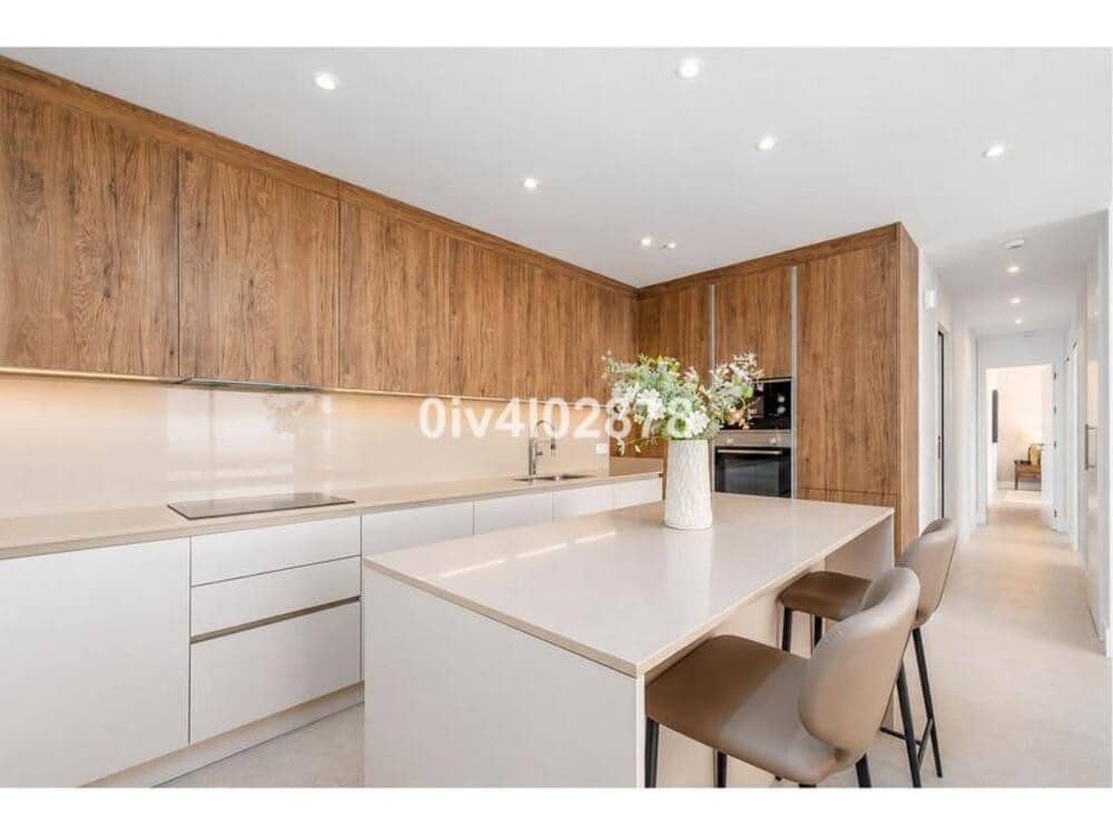 3 sypialnia Apartament na sprzedaż w La Quinta z basenem garażem - 1 200 000 € (Ref: 9875610)