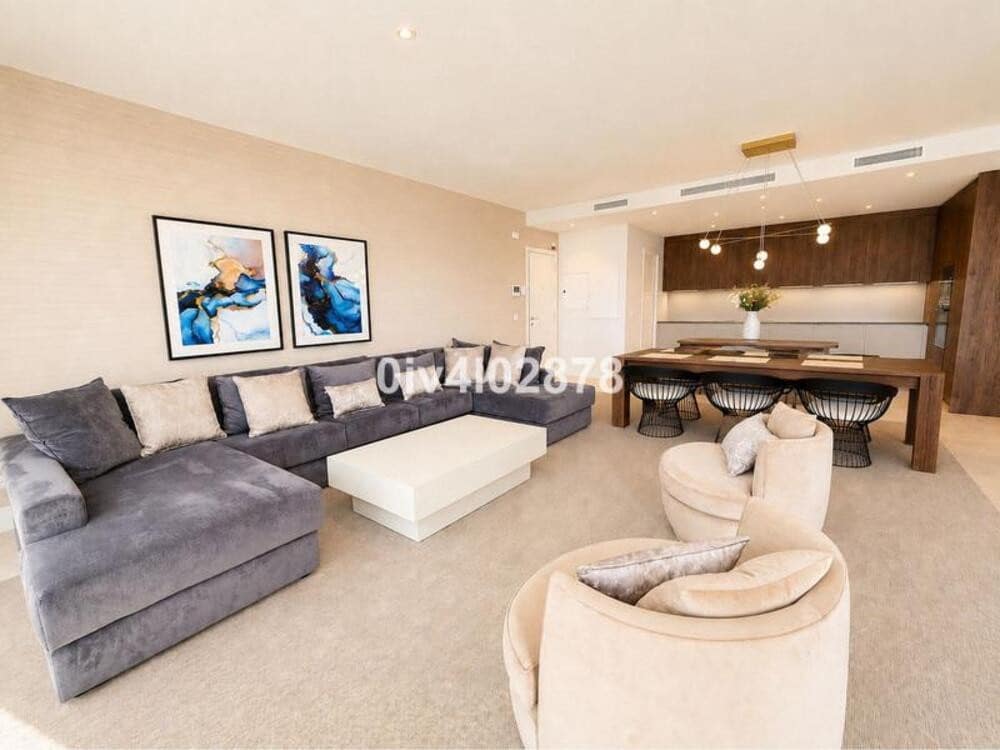 3 sypialnia Apartament na sprzedaż w La Quinta z basenem garażem - 1 200 000 € (Ref: 9875610)
