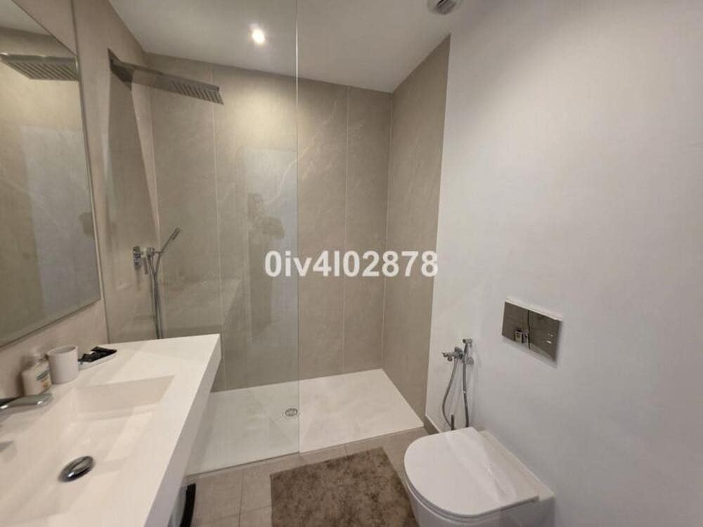 3 sypialnia Apartament na sprzedaż w La Quinta z basenem garażem - 1 200 000 € (Ref: 9875610)