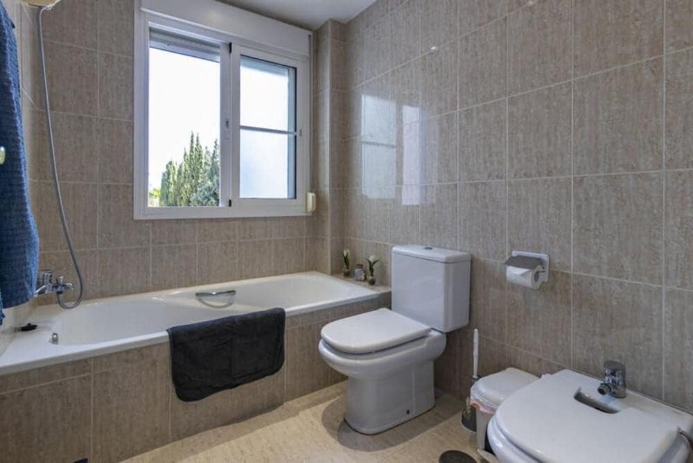 4 soveværelse Byhus til salg i Bel-Air med swimmingpool garage - € 590.000 (Ref: 9875611)