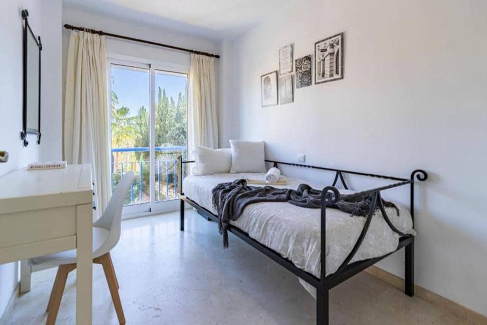 4 soveværelse Byhus til salg i Bel-Air med swimmingpool garage - € 590.000 (Ref: 9875611)