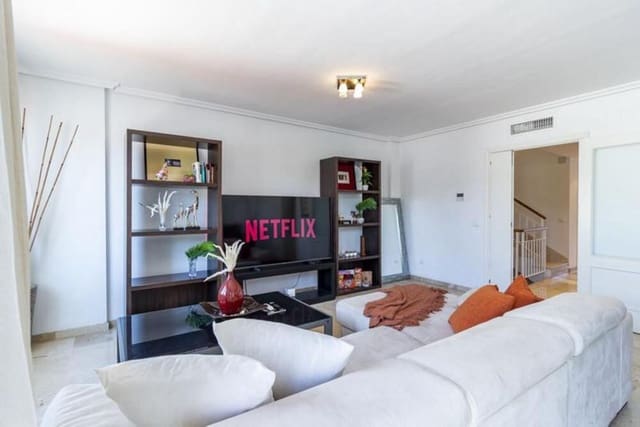 4 soveværelse Byhus til salg i Bel-Air, Estepona med swimmingpool garage - € 590.000 (Ref: 9875611)