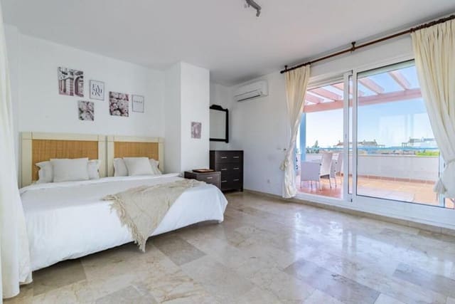 4 soveværelse Byhus til salg i Bel-Air, Estepona med swimmingpool garage - € 590.000 (Ref: 9875611)
