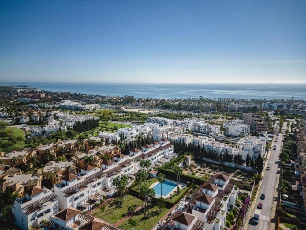 4 soveværelse Byhus til salg i Bel-Air med swimmingpool garage - € 590.000 (Ref: 9875611)