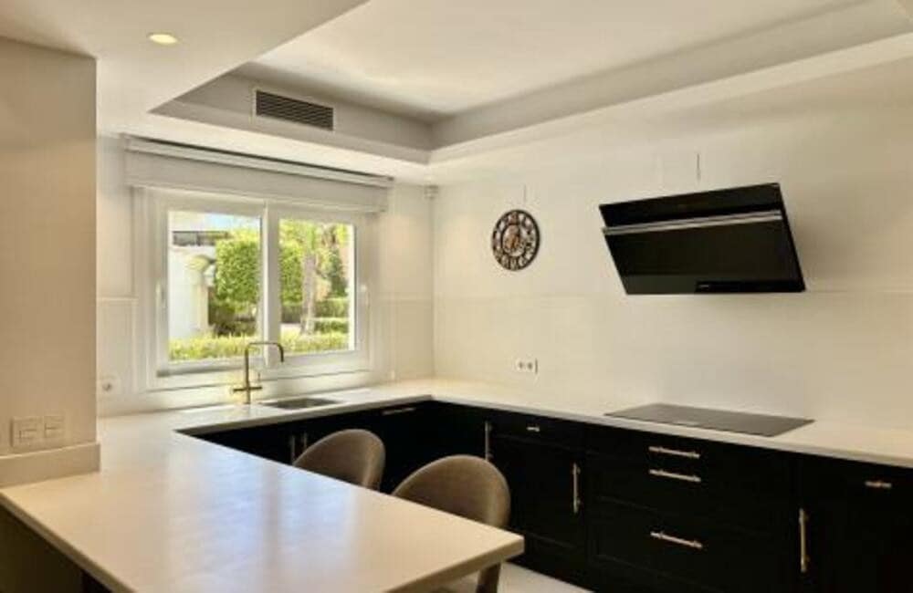 4 camera da letto Appartamento da affittare in San Pedro de Alcantara con piscina garage - 5.500 € (Rif: 9875613)